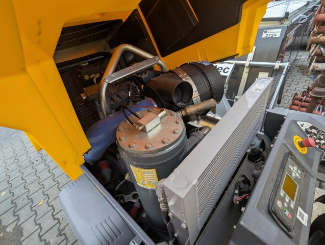 999257 (2)
